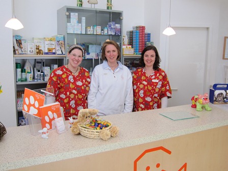 Team Kleintierpraxis Oberursel 2012 Mayken Koch, Anette Fach, Sara Roller